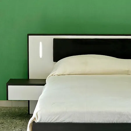 4 Balconi A Carlo Iii & Garage Appartement