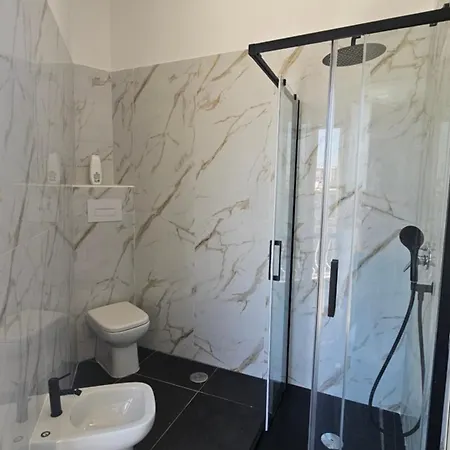 דירה 4 Balconi A Carlo Iii & Garage