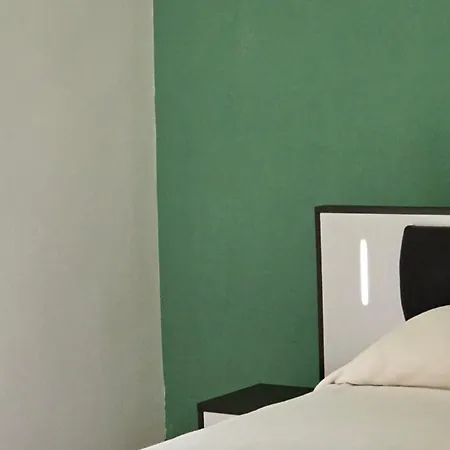 4 Balconi A Carlo Iii & Garage דירה