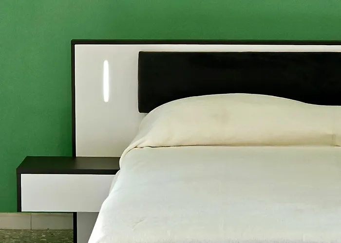 4 Balconi A Carlo Iii & Garage Apartment
